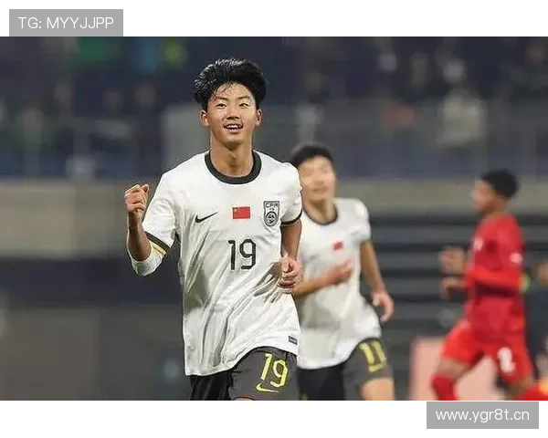 恒大足校培养的梁钜聪加盟杰志